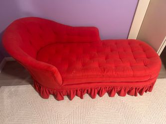 Vintage Girls Sitting Fainting Couch Day bed