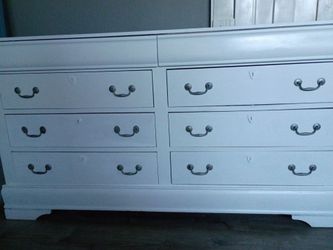 8 drawer white dresser