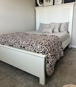 Queen Bedroom Set (8 piece)
