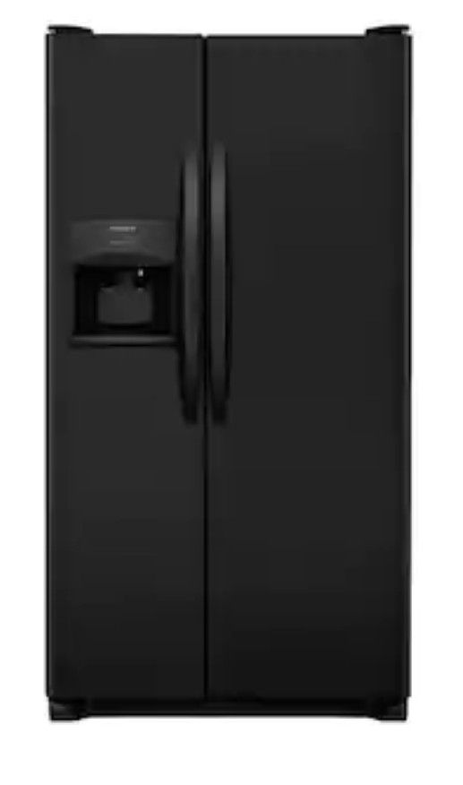 Frigidaire 25.5-cu ft Side-by-Side Refrigerator with Ice Maker (Black)