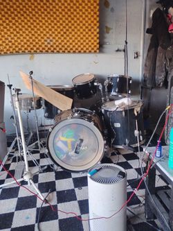 Full Acoustic Drum Kit