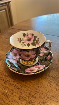 Tea cup & saucer