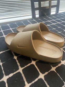 Nike Calm Slides