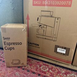 Espresso Machine + Cups (Set of 4)