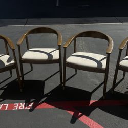 Set of 4 dining chairs for sale.