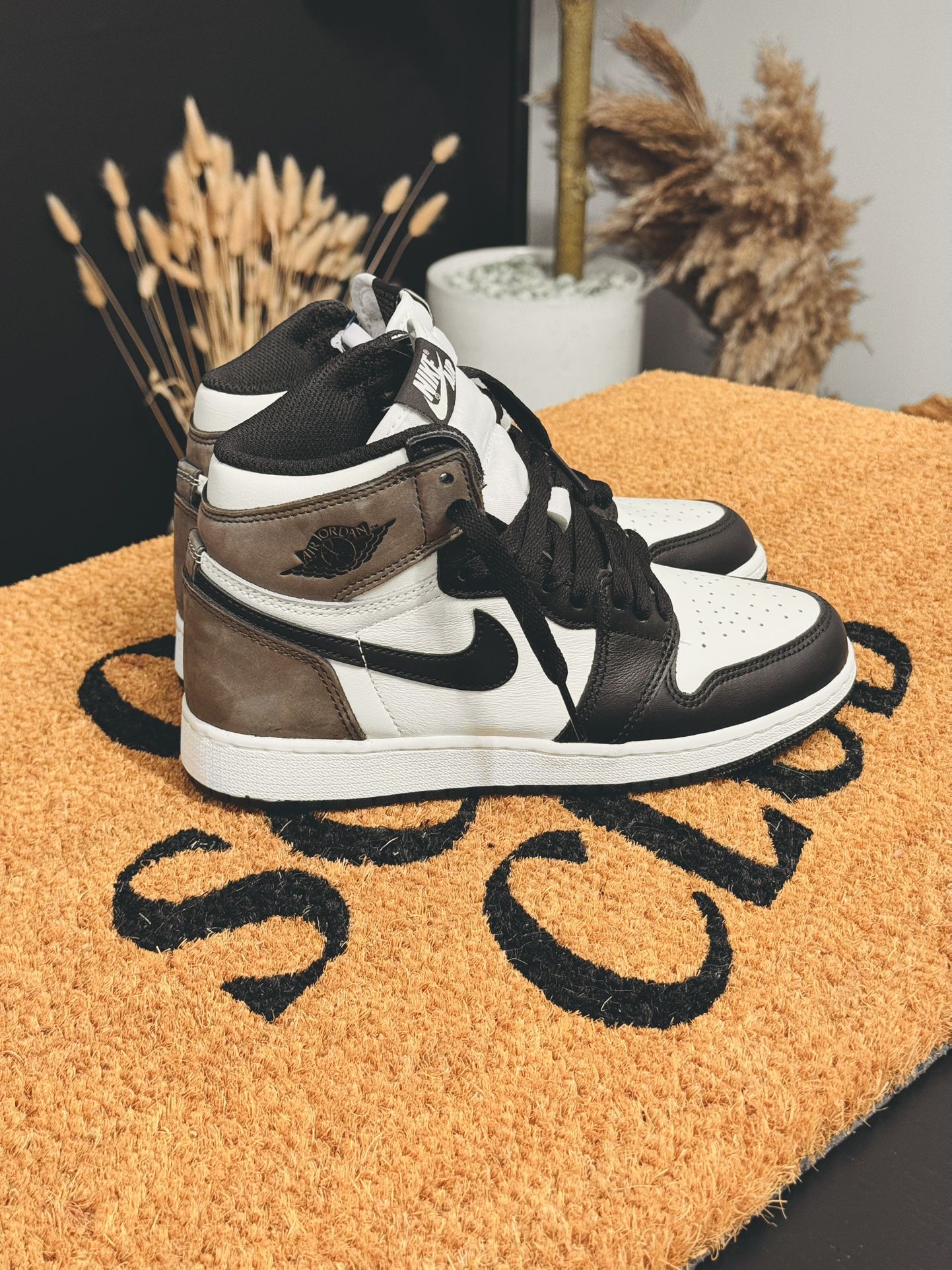 NEW NIKE AIR JORDAN RETRO HIGH OG DARK MOCHA US GS 4Y