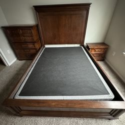 Newel Queen Panel Bed