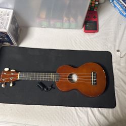 Hua Ukulele With Tuner