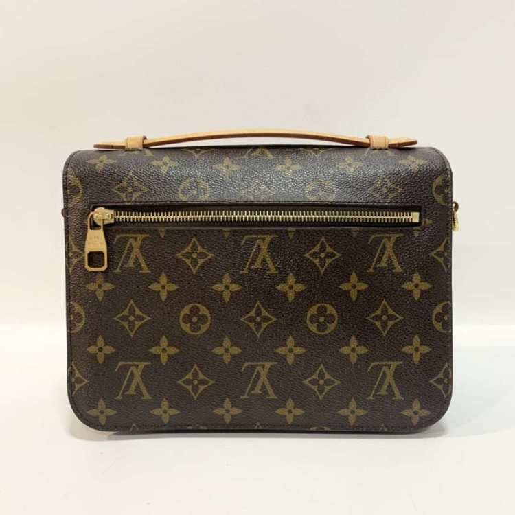 LV / Louis Vuitton bag brown messenger bag old flower handbag ladies  shoulder bag for Sale in Willoughby, OH - OfferUp