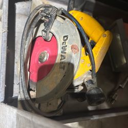 Dewalt Circular Saw