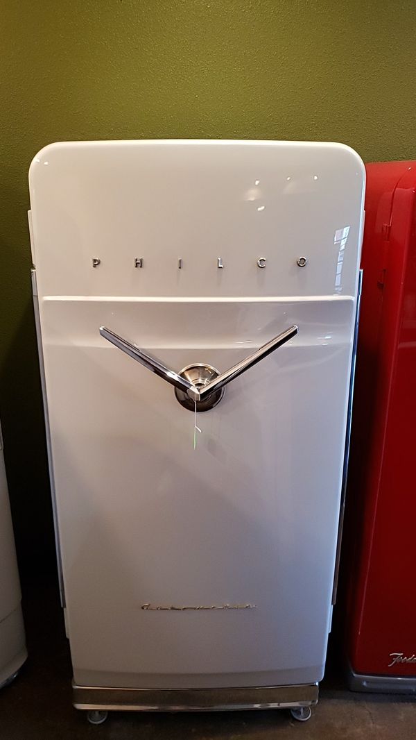 Vintage philco V handle refrigerator can be open from the left or right