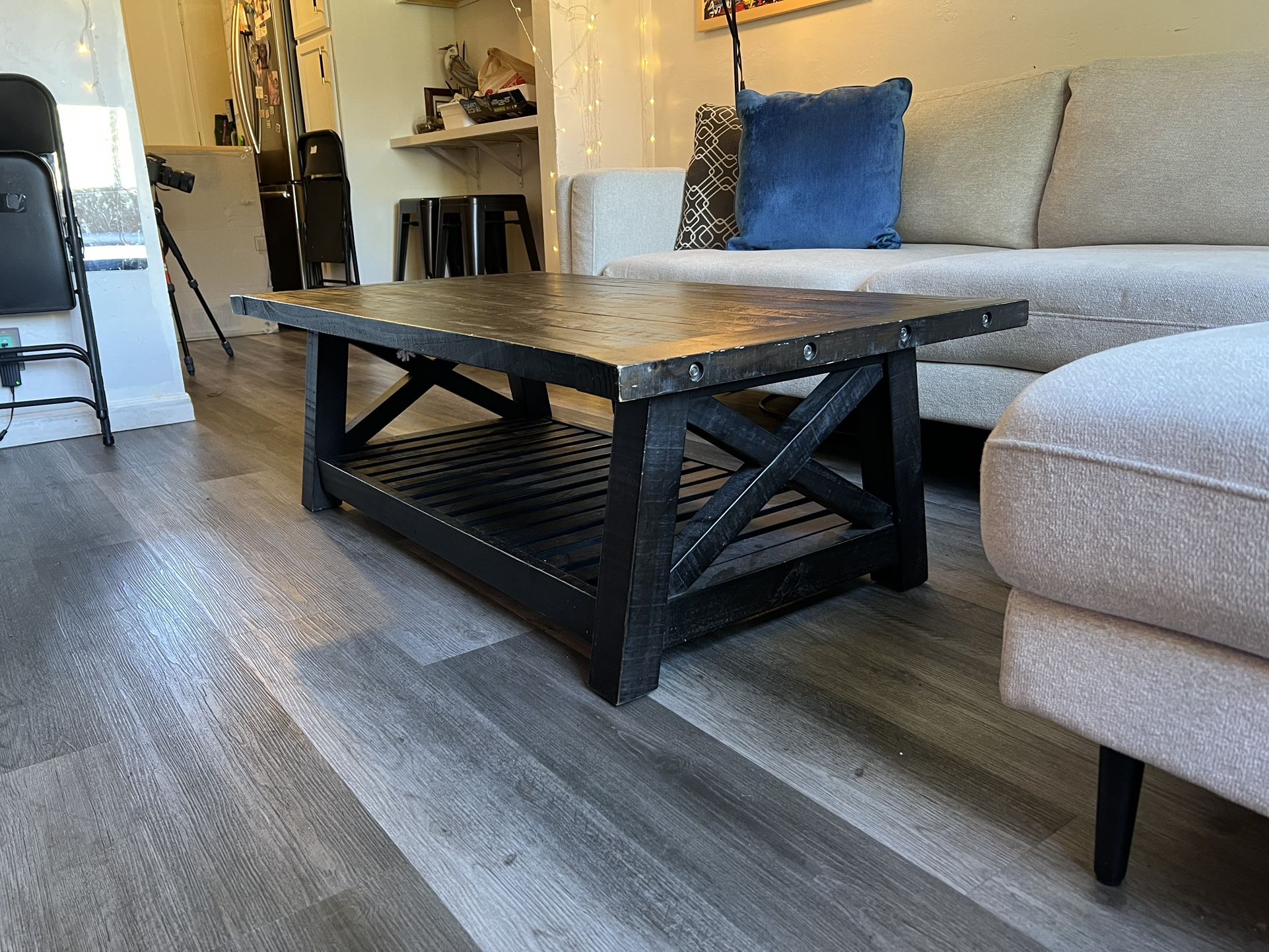 Coffee table With Storage
