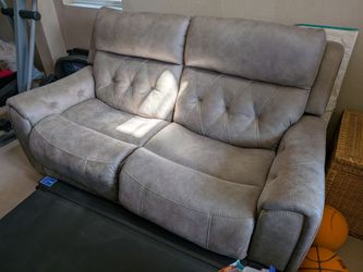 Plush Grey Dual Power Reclining Loveseat – Excellent Condition