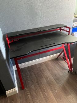 Gaming table &chair