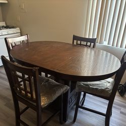 Oval Dining Table With Chairs