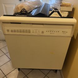 Whirlpool Gold Dish Washer