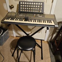 Yamaha YPT-310 Portable Keyboard 