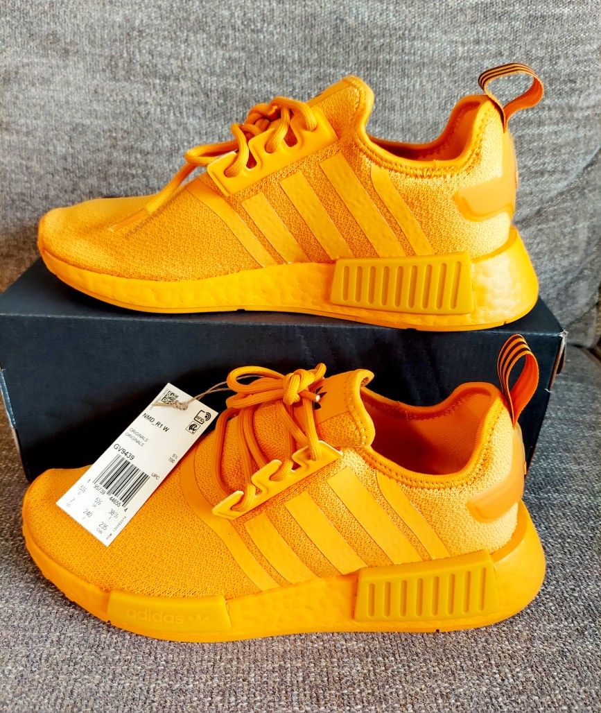 Size 7 Women's - Brand New Adidas NMD_R1 Shoes