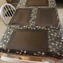 Dinning Table With 4 Chairs 