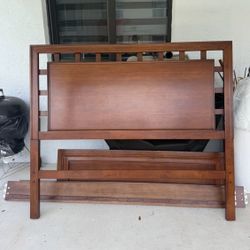Cama Queen En Buen Estado Recibo Oferta 