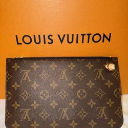 LOUIS VUITTON POUCH 