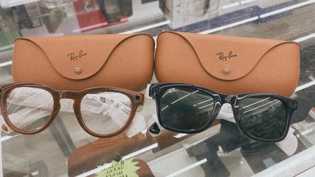 Ray-Ban Meta Smart Glasses with Cases