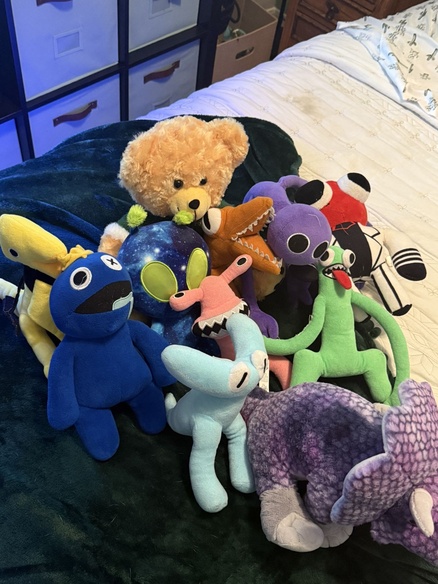 Plushies Rainbow Friends