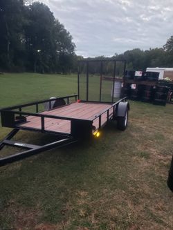 5x10 UTILITY TRAILER ( LIKE NEW)