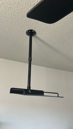 Projector ceiling mount