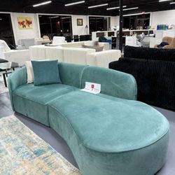 ✨ Modern Curved Sectional Sofa,Velvet - $699