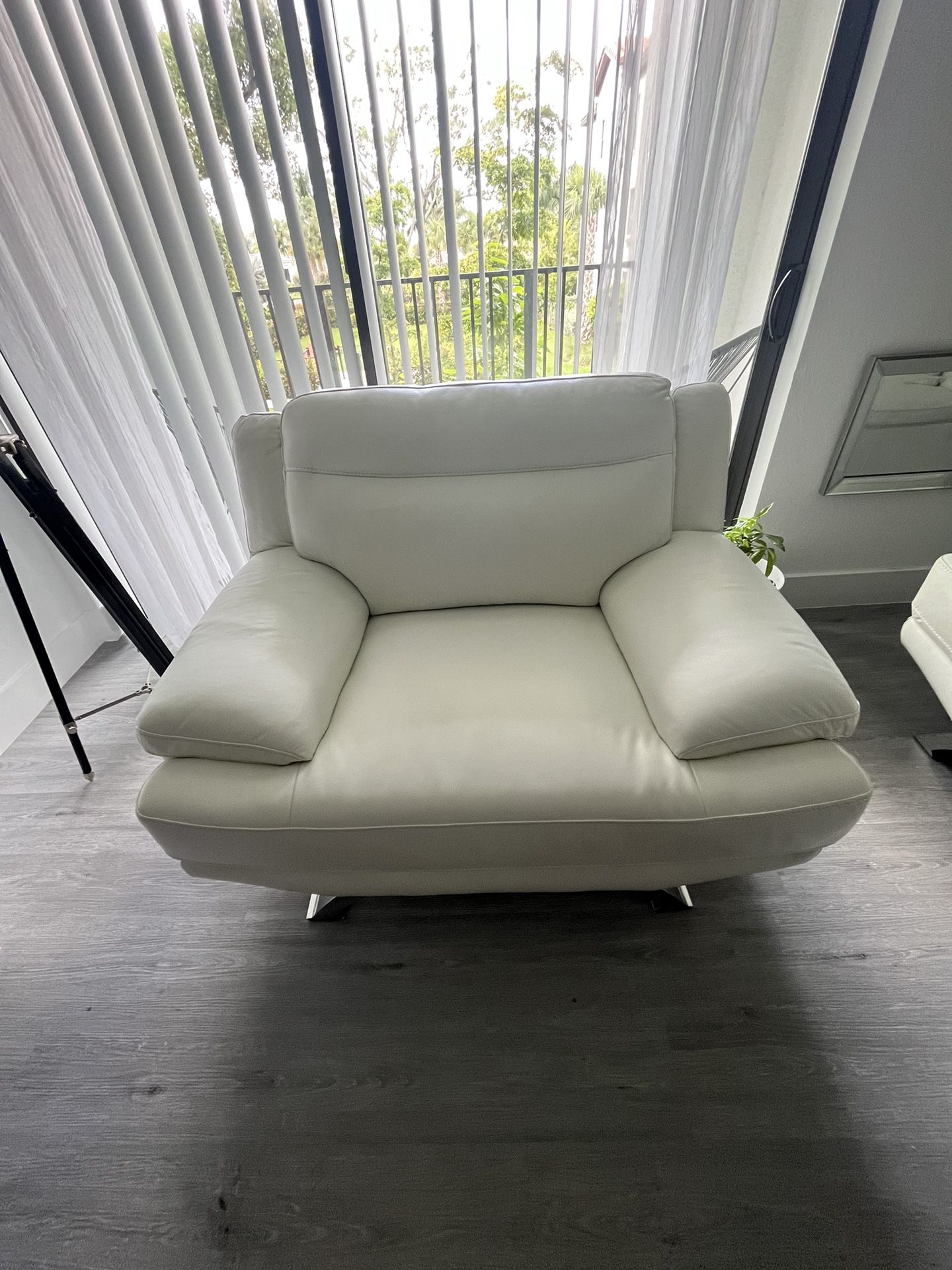White Leather Oversized Chair