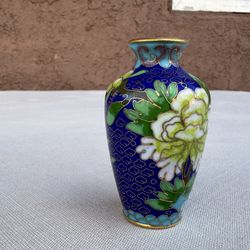 Chinese cloisonne bottle