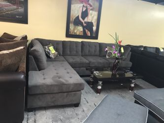 Grey sectional with chaise