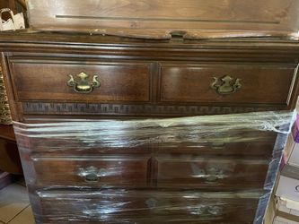 Dark wood Chest Of drawers