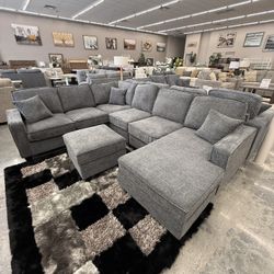 SECTIONAL WITH OTTOMAN 
