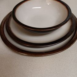 Stoneware Dish Set (4)