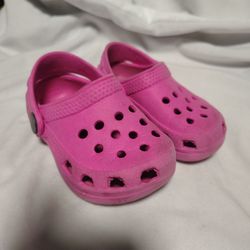 Pool sandals for toddlers