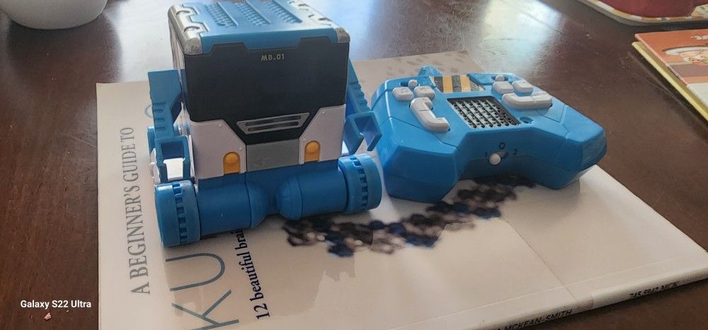 Really Rad Robots Mibro MB.01 Blue Remote Controlled Moose - WITH Working Remote