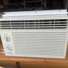 Gold star 5200btu Ac Unit Like New Used Once 