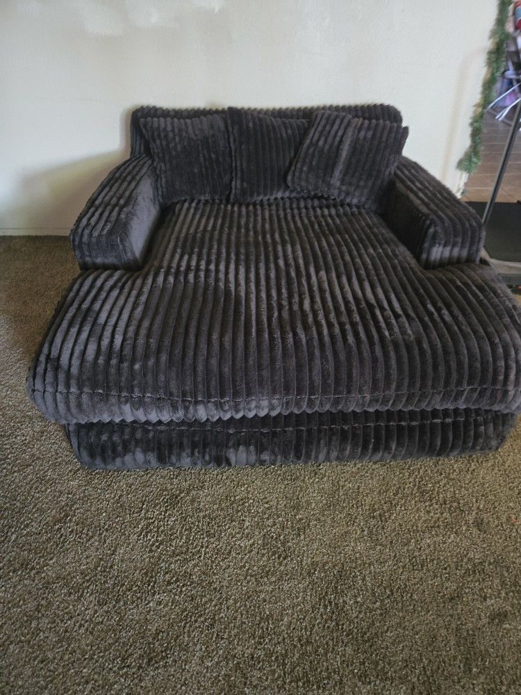 Black Sofa Verry Confy
