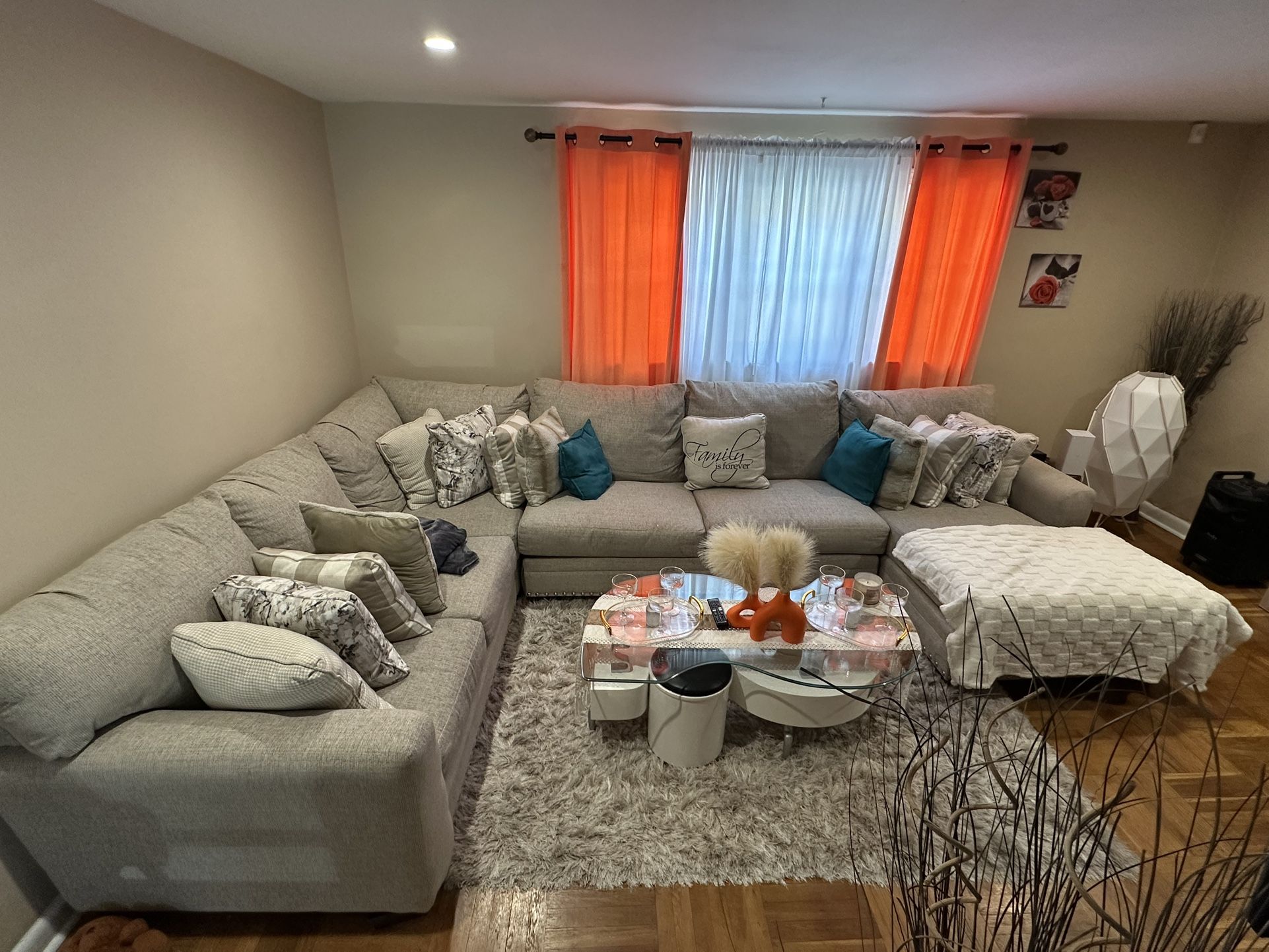 4 piece Sectional With Chaise
