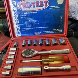 Nice 19 piece socket set made in the USA complete