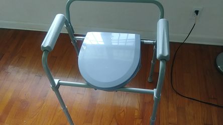 Assisting Toilet/ Potty this one is an extra one make a Good offer never used