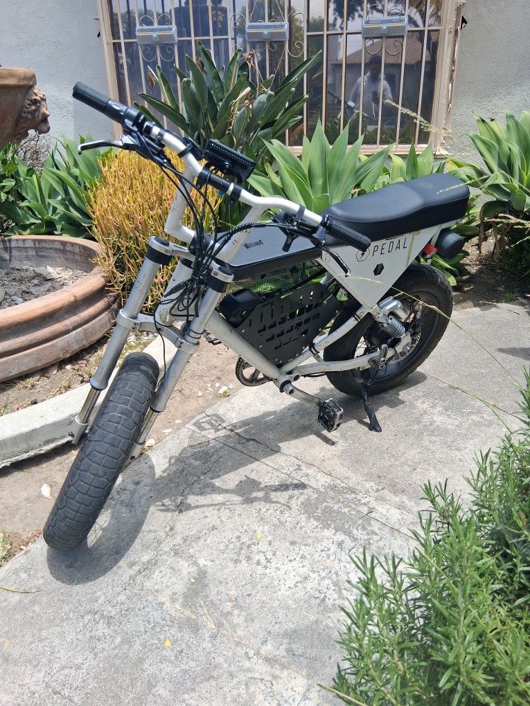 ELECTRIC BIKE