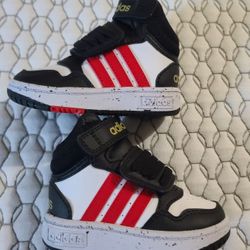 Adidas Toddlers  SIZE 5k.,  New No Box