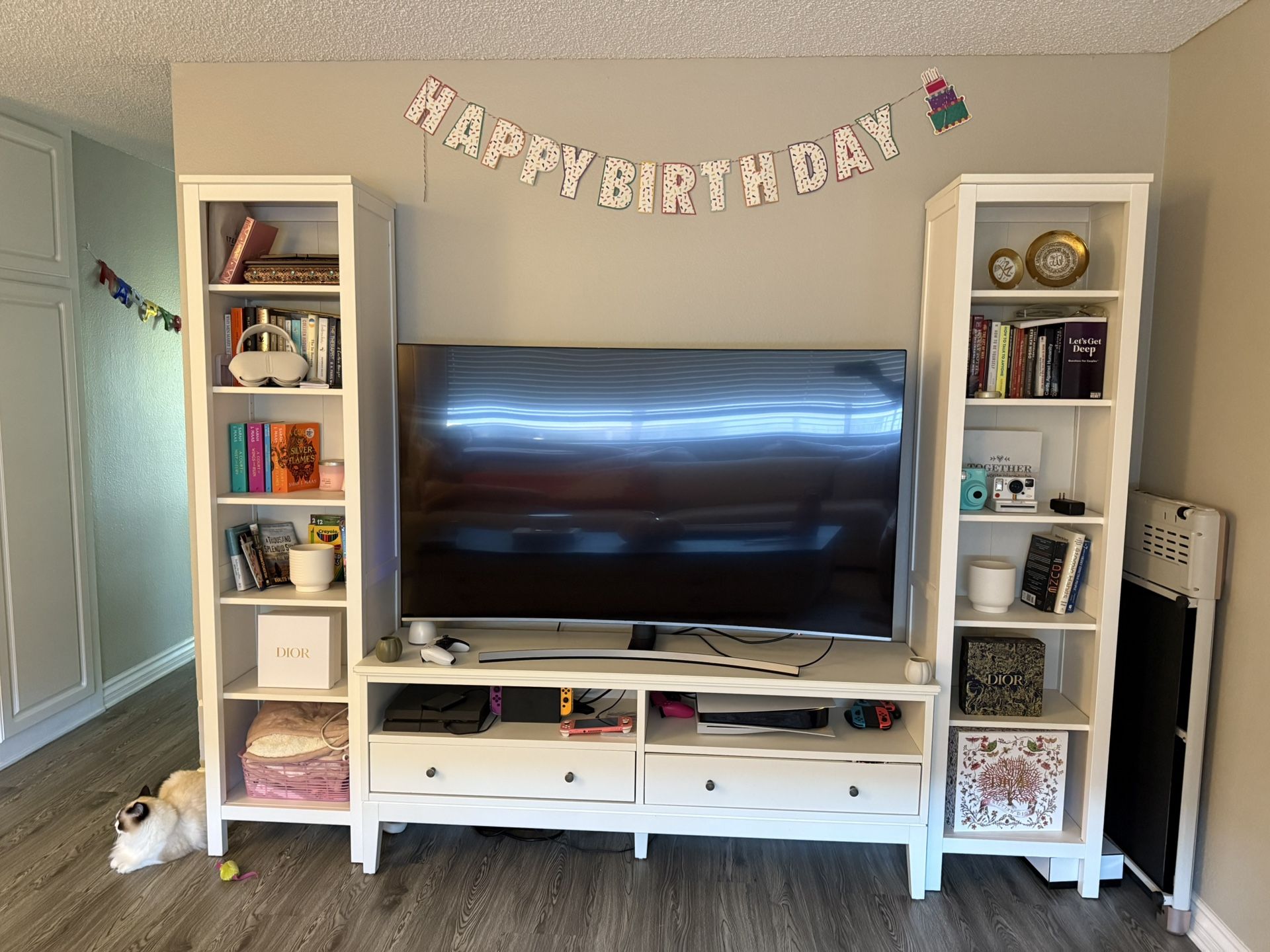 TV Entertainment Console w Bookshelves