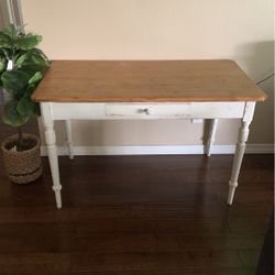 Desk With Kne Drawer 