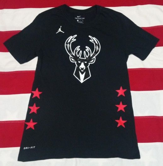 Milwaukee Bucks Giannis Antetokounmpo T-Shirt