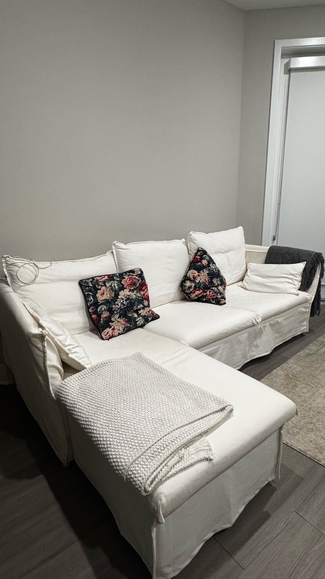 IKEA BACKSÄLEN Sofa with Chaise – White