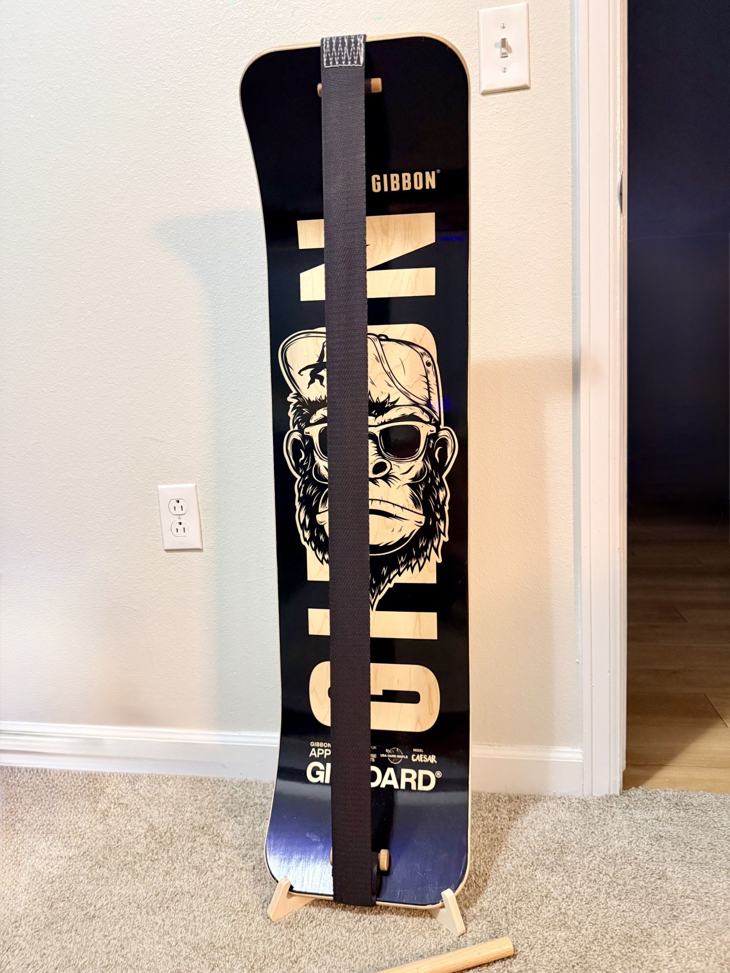 Gibbon Slack Board Caesar